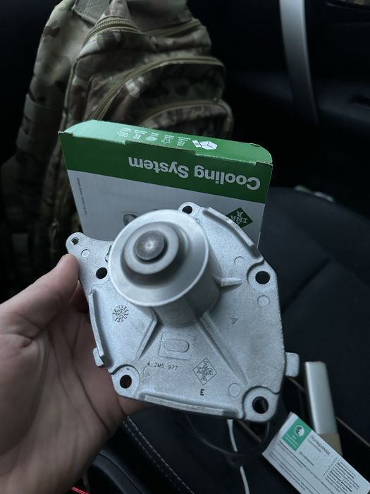 Водяна помпа насос ina 1.5 dci k9k 538004710 renault nissan dacia