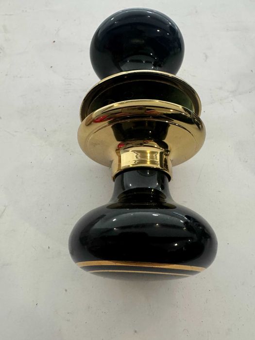 Par de Puxadores de porcelana pretos 60mm