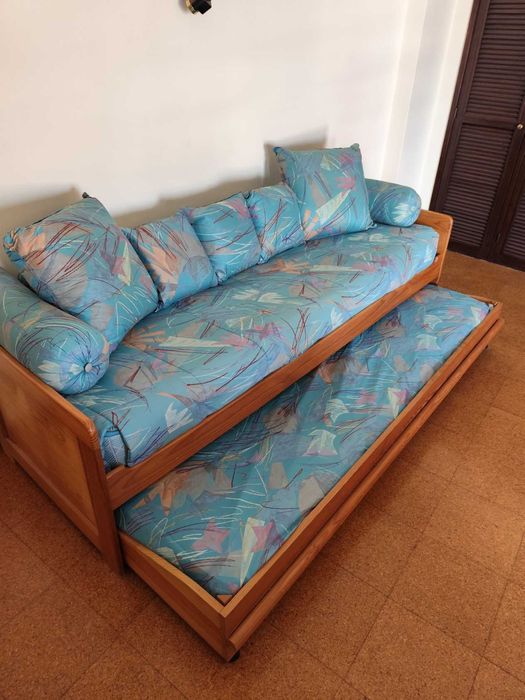 Sofá-cama (cama dupla solteiro)
