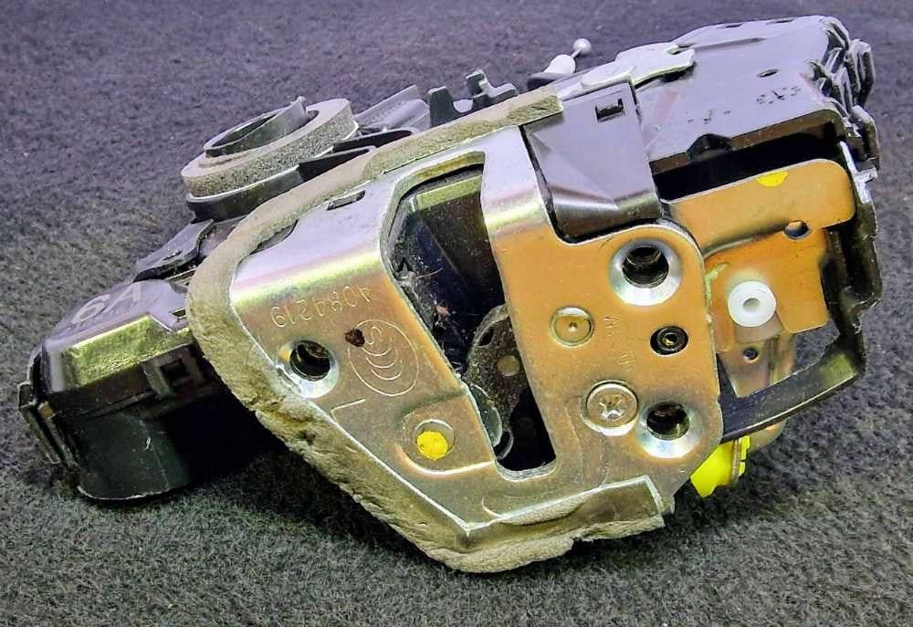 Fechadura / Fecho Porta Frente Esquerdo - TOYOTA AURIS