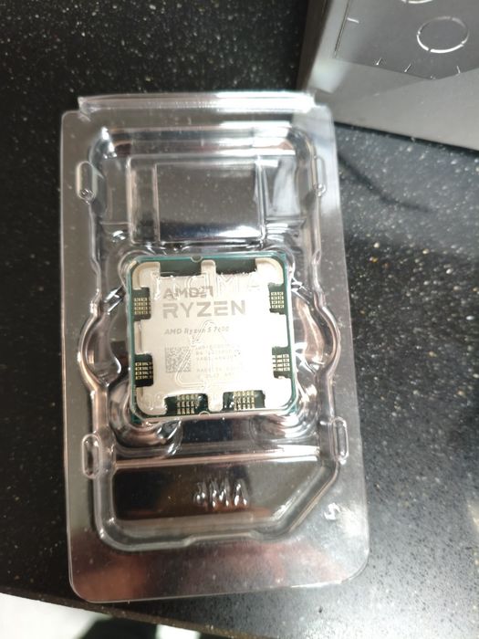 Vendo RYZEN 5 7600 COMO NOVO