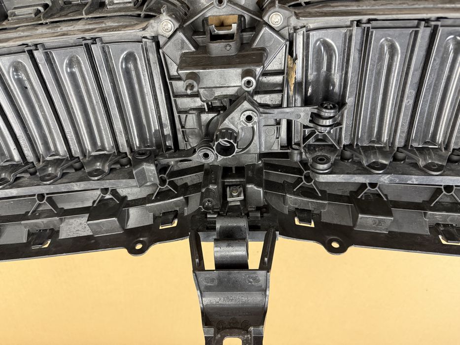 Решітка жалюзі BMW g20