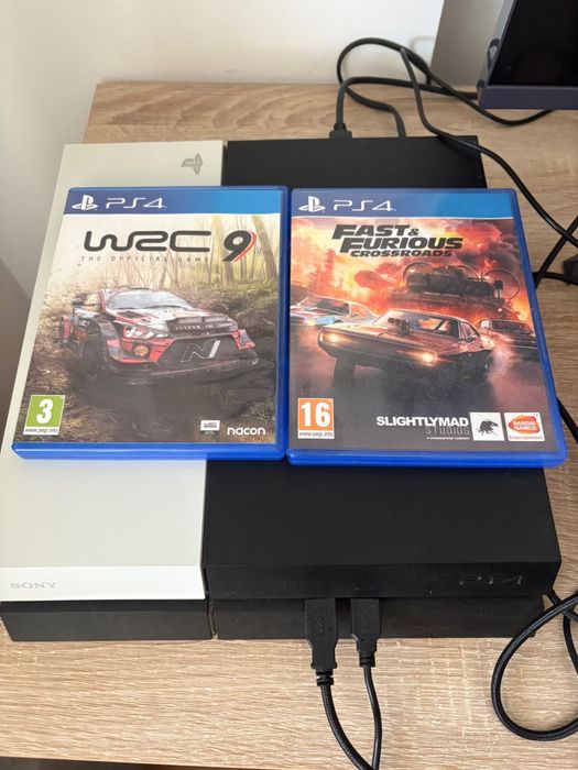 Playstation 4 nova com 2 comandos