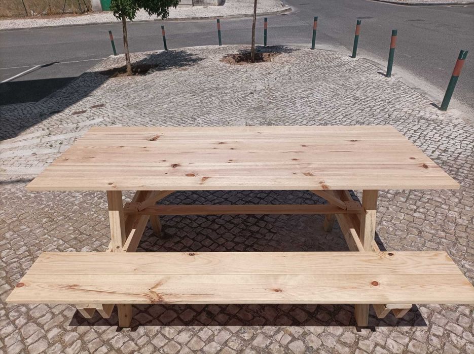 Mesas em pinho com verniz a escolha com várias medidas