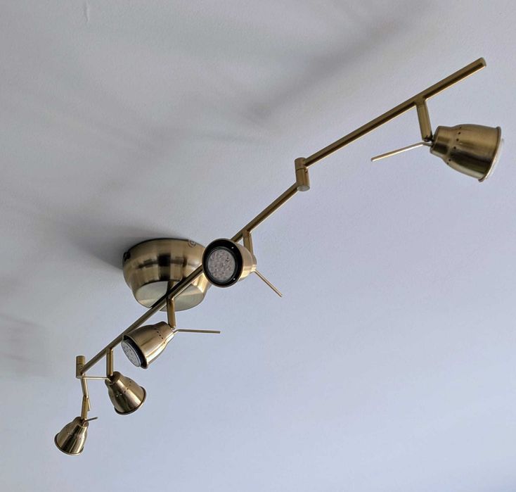Candeeiro teto bronze com luz direcionável