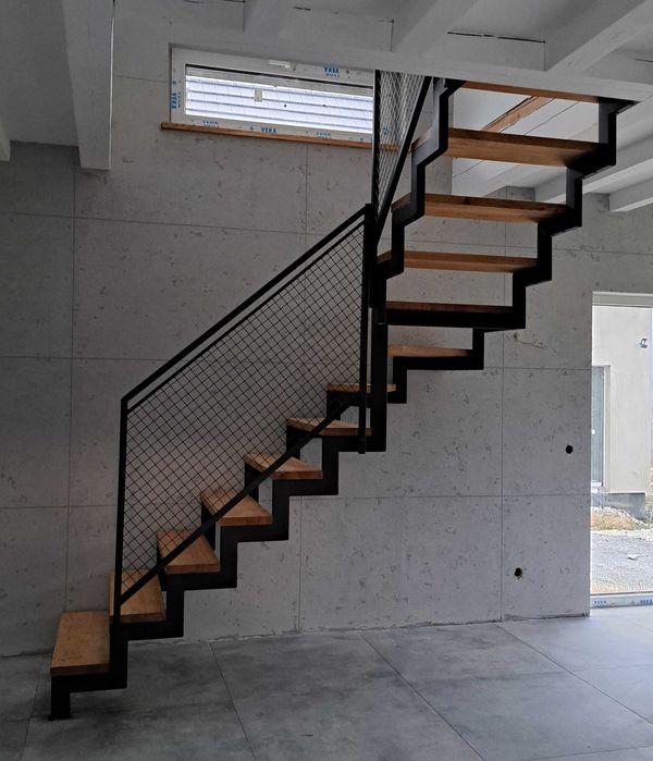 Schody zabiegowe stal drewno balustrada loft dolnośląskie