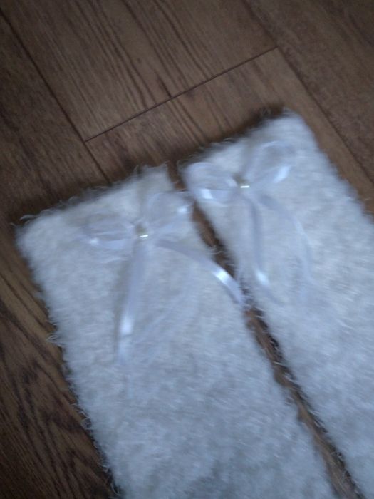 Ocieplacze na nogi włochate z koronką