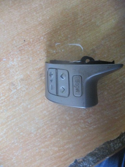 Comando / botão / interruptor multifunções TOYOTA Auris Hatchback (_E1