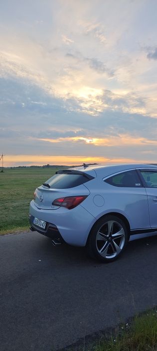 Opel Astra J GTC 2.0CDTI