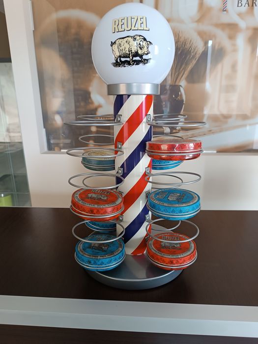 Cadeira de Barbeiro  + Móvel c/rampa de lavagem