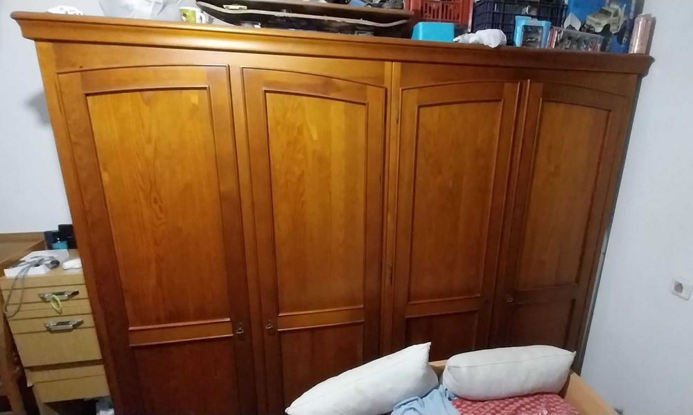 Roupeiro de 4 portas