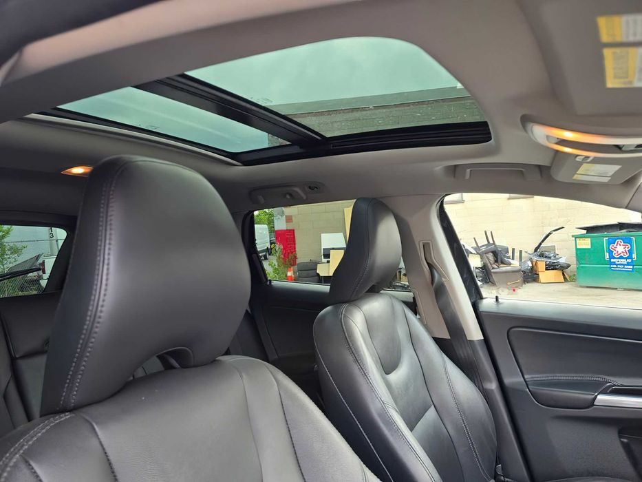 Volvo XC60      2015