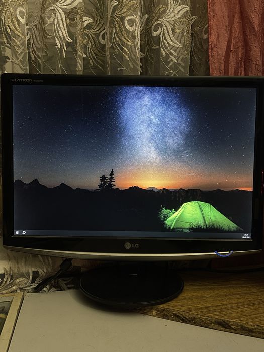 Монітор LG w2252