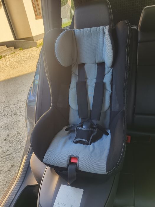 Fotelik samochodowy Audi 9-18kg Takata + baza  ISOFIX