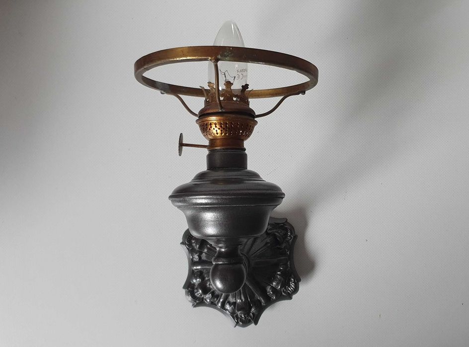 Candeeiro Aplique de parede em estanho e vidro opalino, 46cm, anos 50