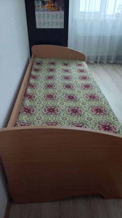 Продаётся кровать в очень хорошом состоянии с ортопедическим матрасом.