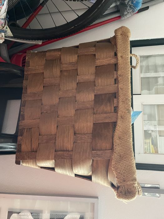 Cesta de lenha ou outros