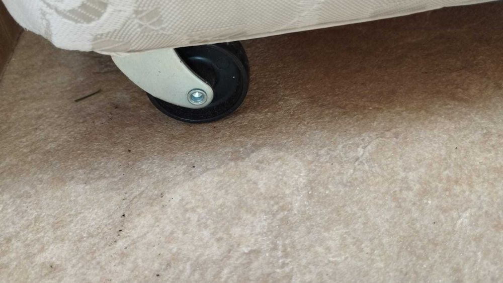 Sommier cama solteiro com gavetas, colchão e cabeceira em madeira