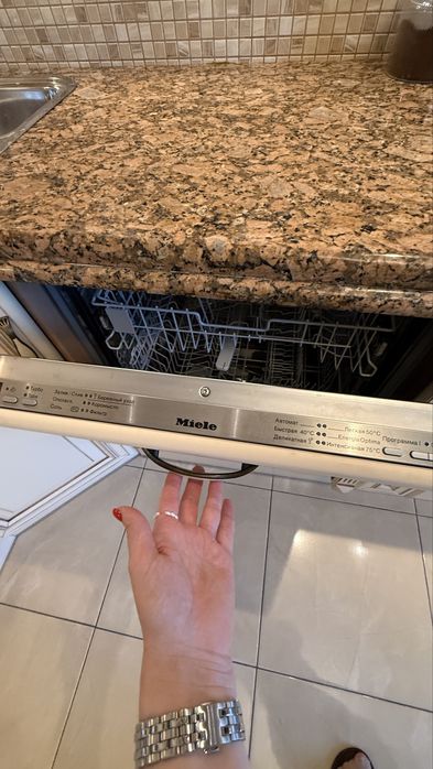 Оренда просторої 3-кімнатної квартири вул. Сахарова, 58а