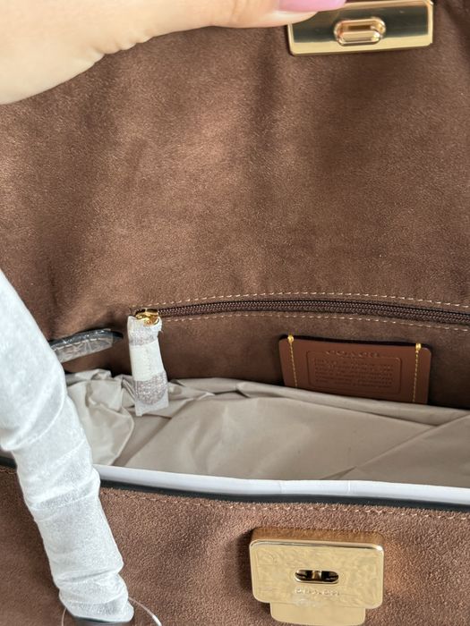 Сумка Coach Bridget Flap натуральна замш