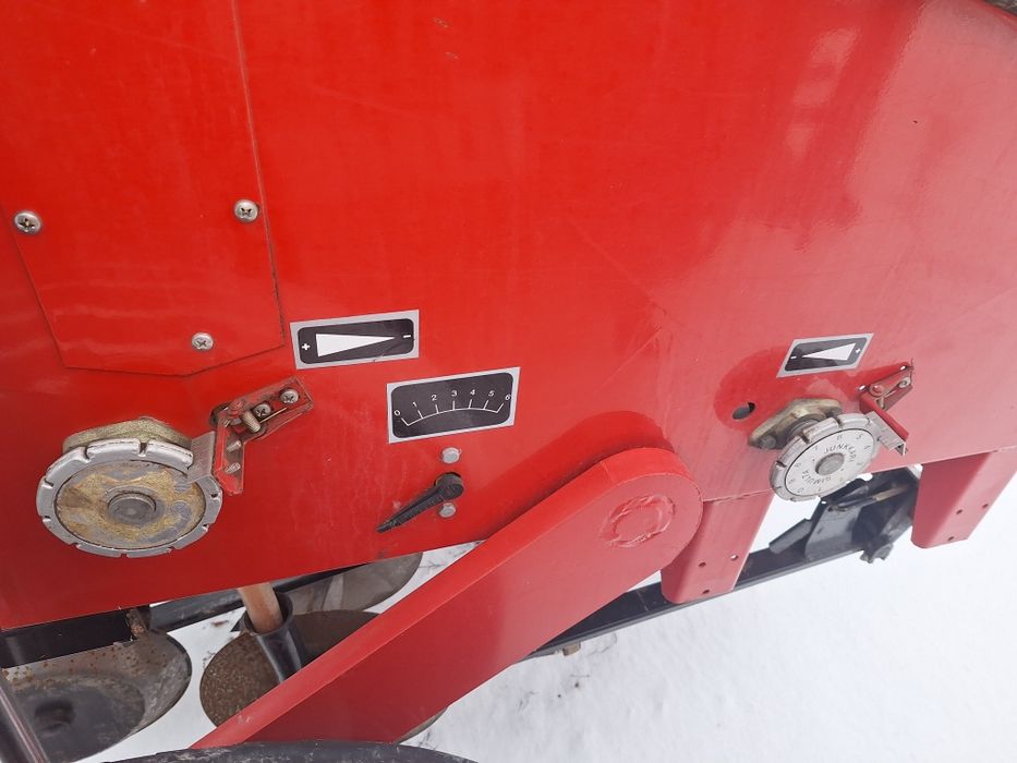 Дискова сівалка SIMULTA 2500 приципна з катками на два бачки