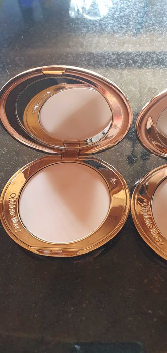 Charlotte Tilbury  puder prasowany.