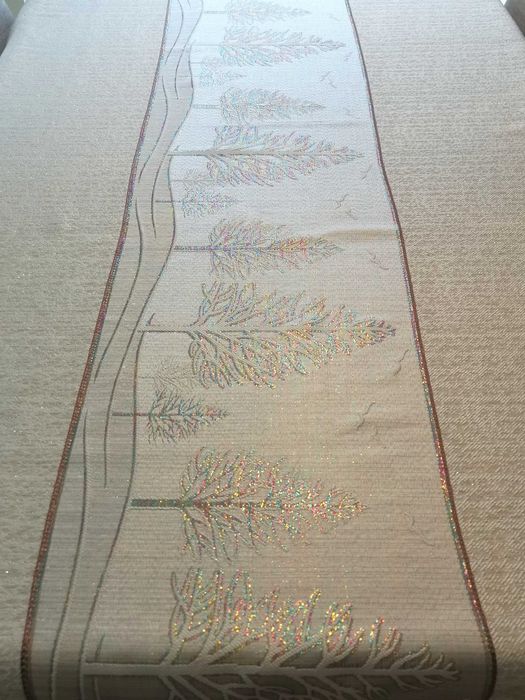 Obrus Świąteczny 120x170 cm z metaliczną nicią