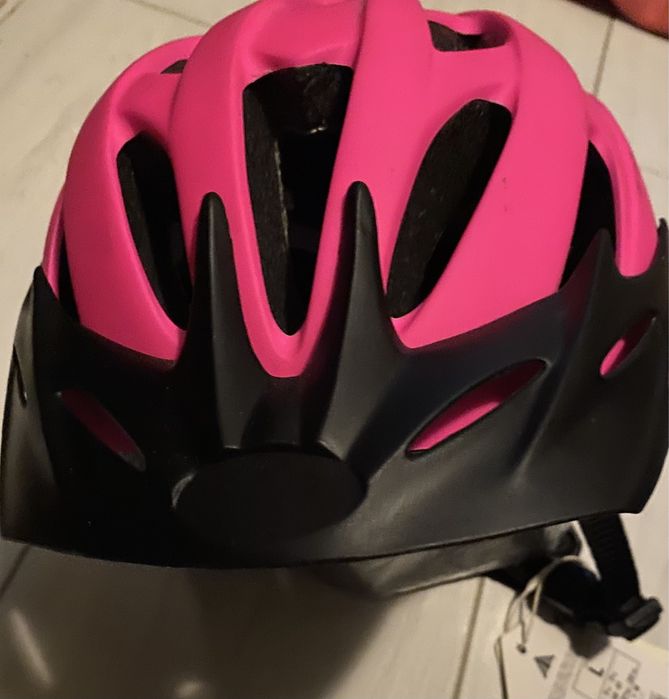 Capacete novo de bicicleta para adulto