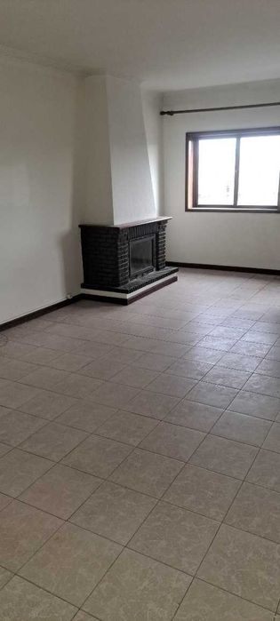 Arrenda-se apartamento
