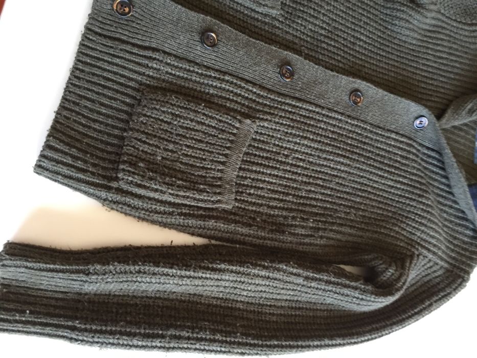 Casaco malha com carapuço