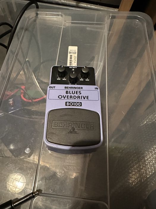 Efekt gitarowy behringer bo100