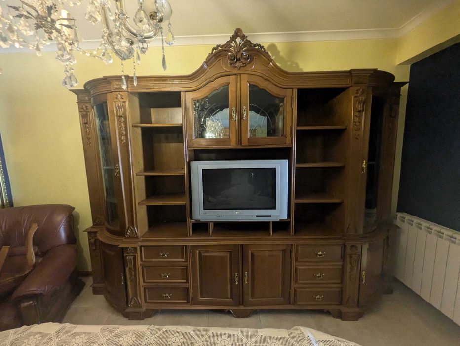 Armário para Sala de Madeira Usado