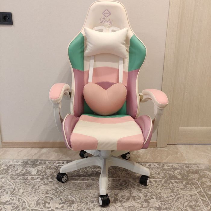 Нове дитяче комп'ютерне крісло на колесиках