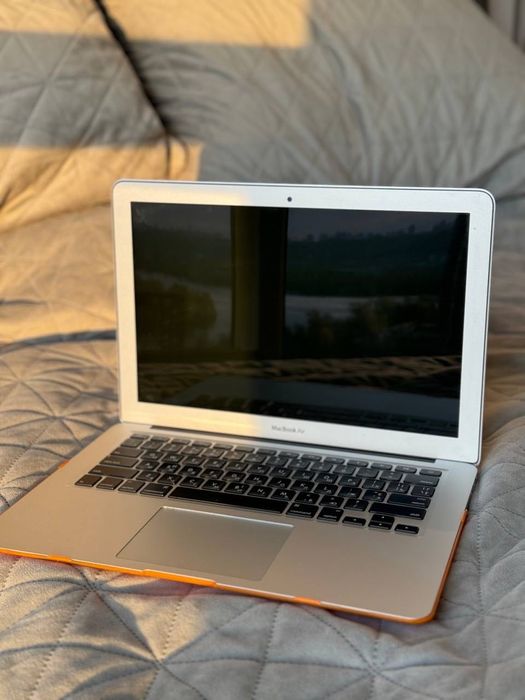 Macbook air 2017 13inch 8gb 128gb