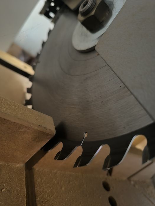 Máquina de corte industrial de madeira + oferta de aspirador