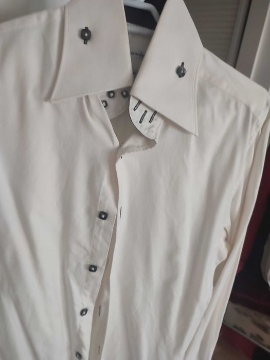Camisas com colarinho alto italiano