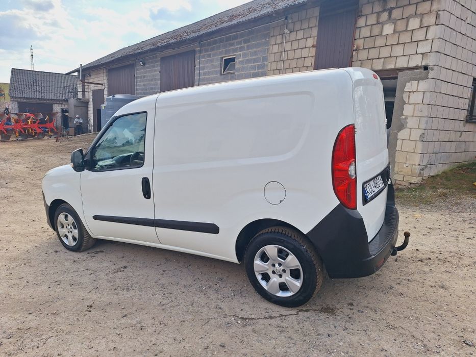 Opel Combo stan bdb 147 tysiecy km 2016 rok fiat dobro