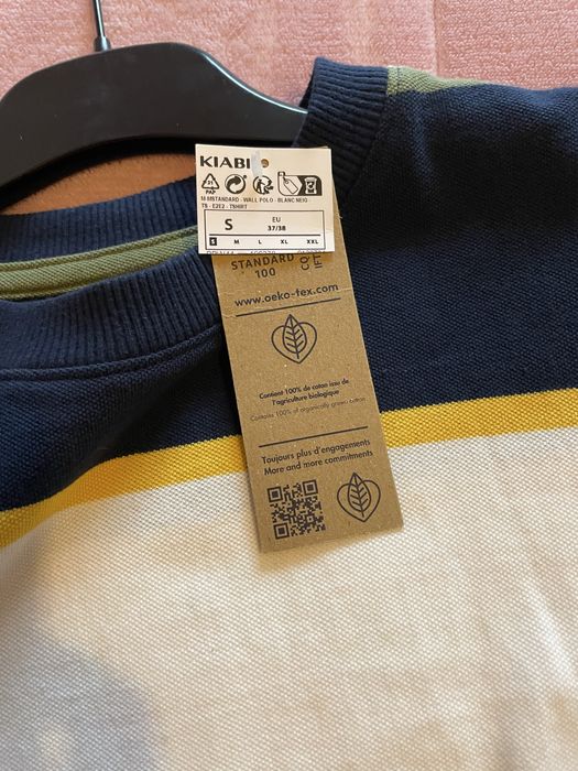 T-shirt com etiqueta homem