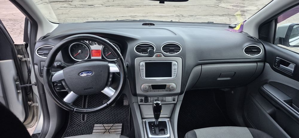 Продаю Форд фокус 2010 2.0 АКПП в комплектации Ghia