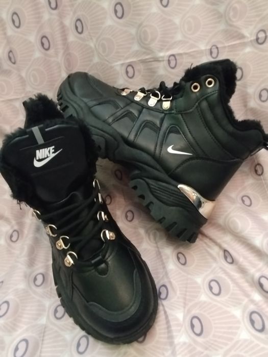 Nowe zimowe buty damskie