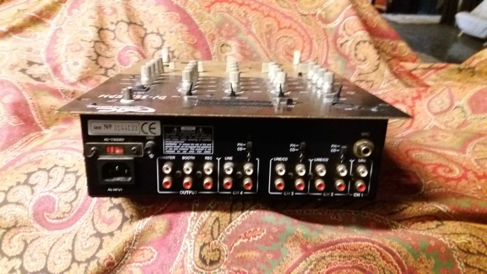 DJ mixers and dual reader64586136757378123