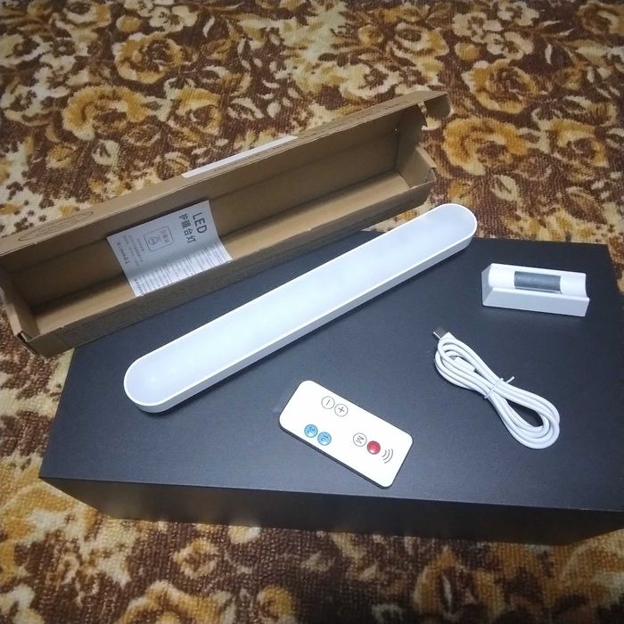 Світильник лампа акумуляторна магнітна