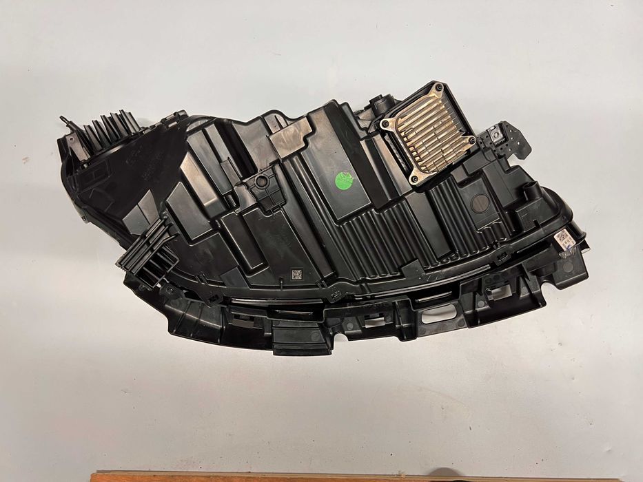 Фара Tesla Model 3 Highland (Хайленд) передня ліва та права, оригінал