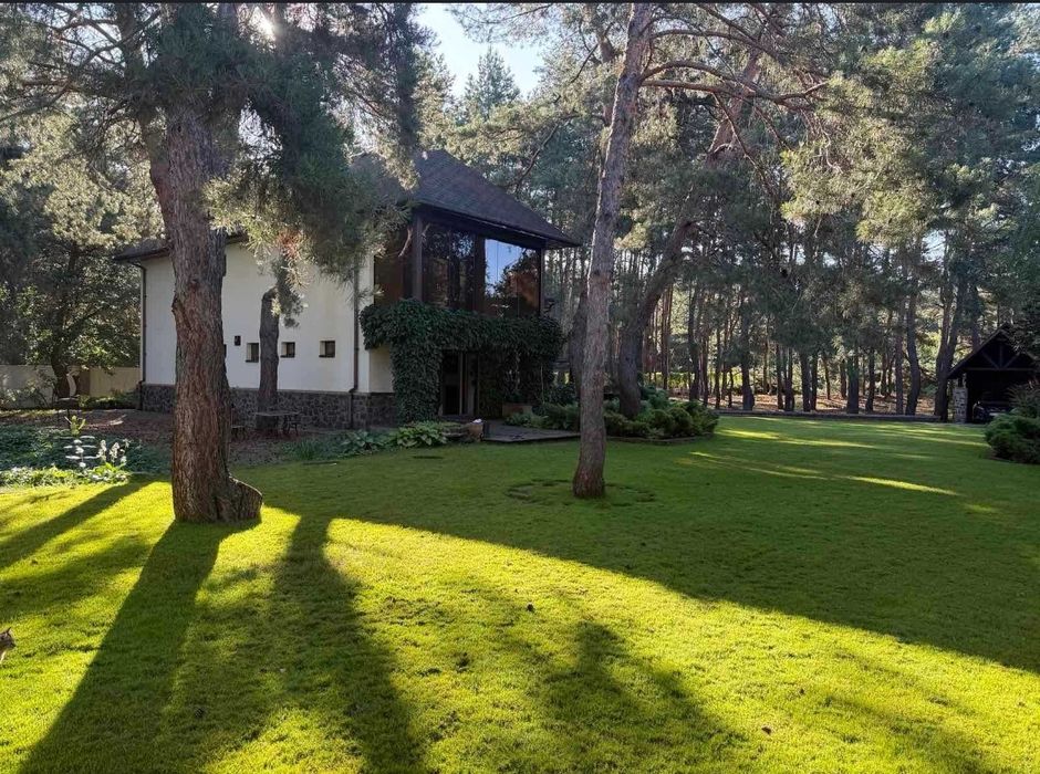 Продаётся эксклюзивный дом в Обуховке в сосновом лесу и возле реки