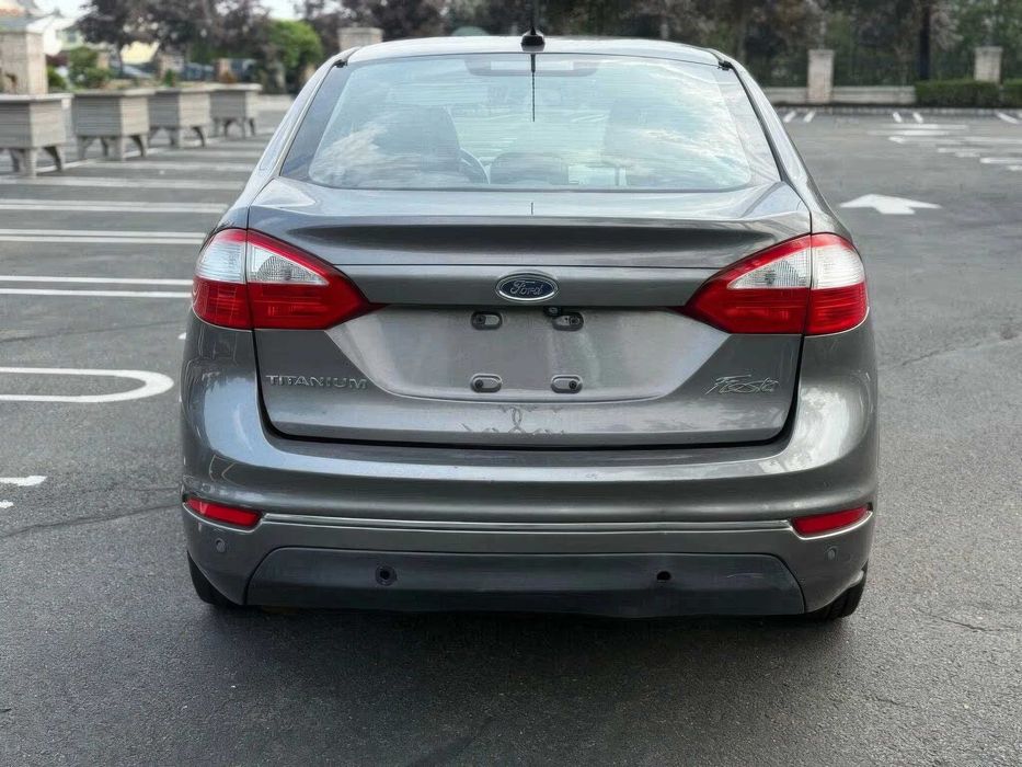 Ford Fiesta Titanium      2014