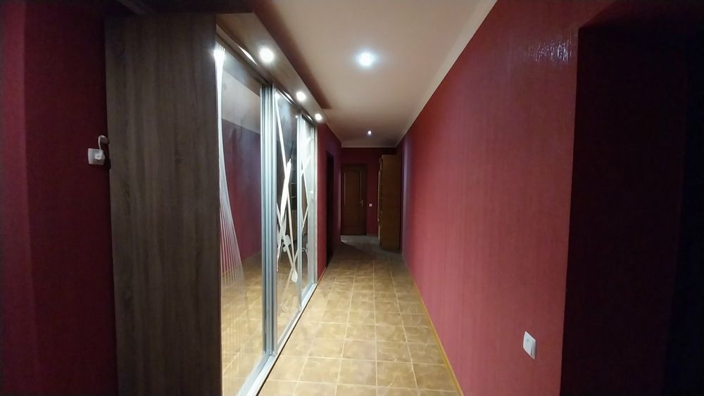 Сдаю 2 комнатную квартиру в новострое! Район Французского бульвара.