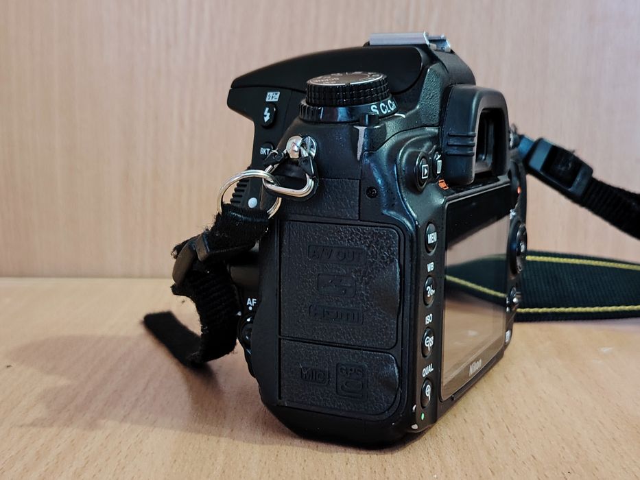 Фотоапарат Nikon d7000