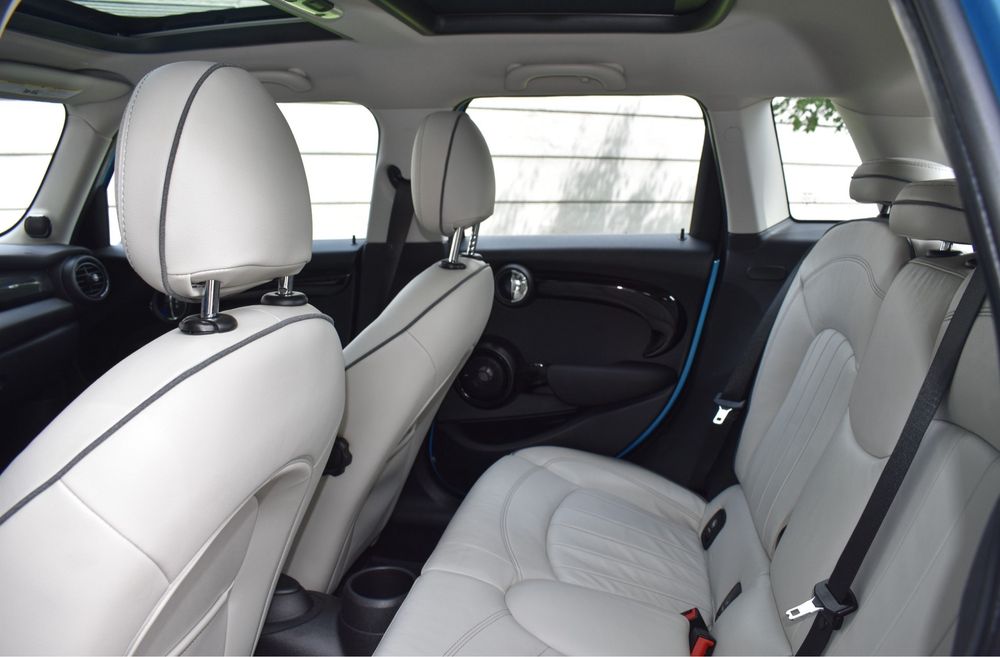 MINI Cooper S F55 2018