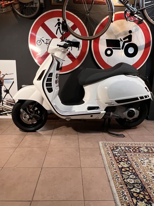 Vespa Gts 300  Super