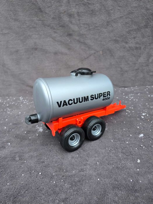 Bruder beczkowóz vacuum Super 4000